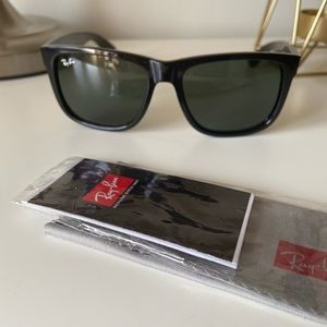 Sunglasses, very good conditions.